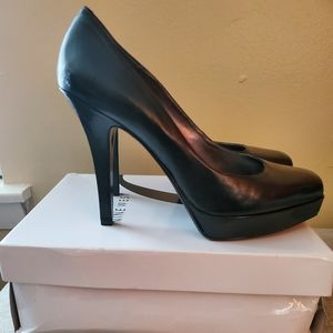 Nine West Black Leather Platform Pumps